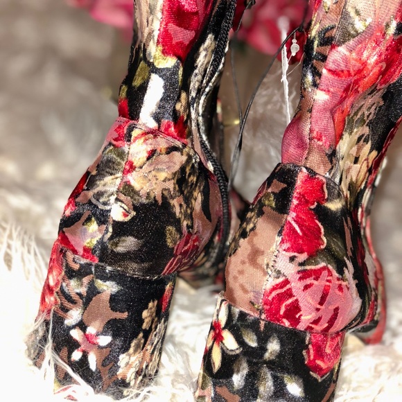 Steve Madden Sania Red Floral Velvet Ankle Boots - Picture 4 of 5